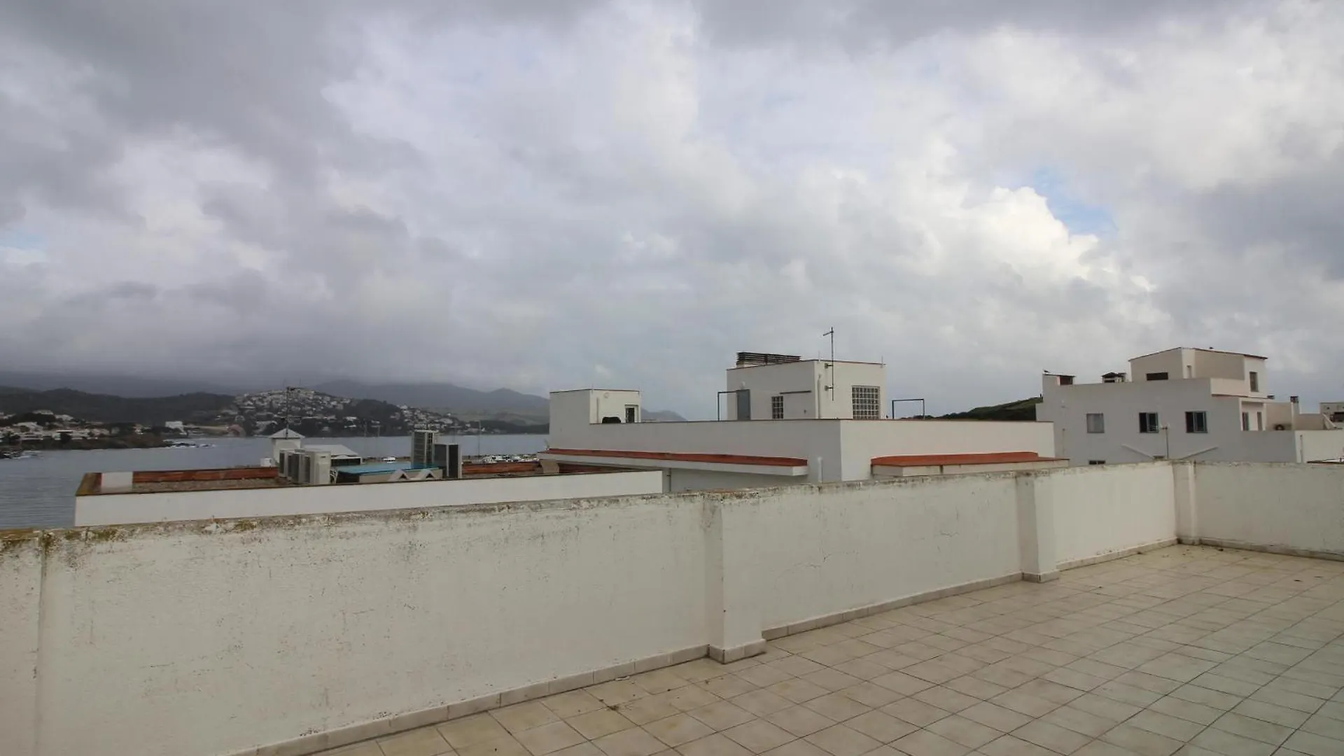 Trafalgar - Apartamento Luminoso Y Muy Amplio En El Mismo Centro Del Puerto De Llanca, A Pocos Metros De La Playa - Es-228-201 Apartment