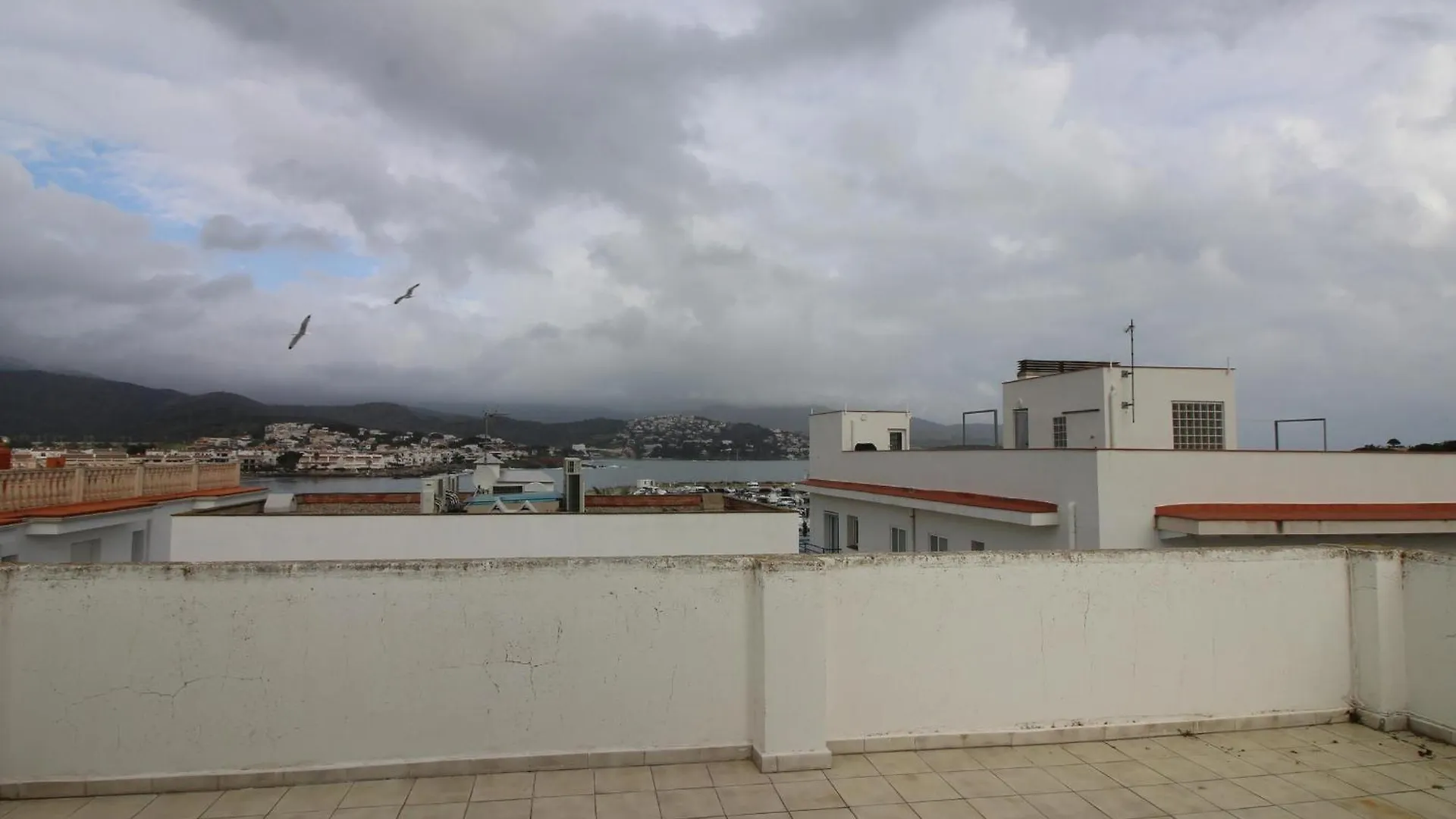 Trafalgar - Apartamento Luminoso Y Muy Amplio En El Mismo Centro Del Puerto De Llanca, A Pocos Metros De La Playa - Es-228-201 Llanca