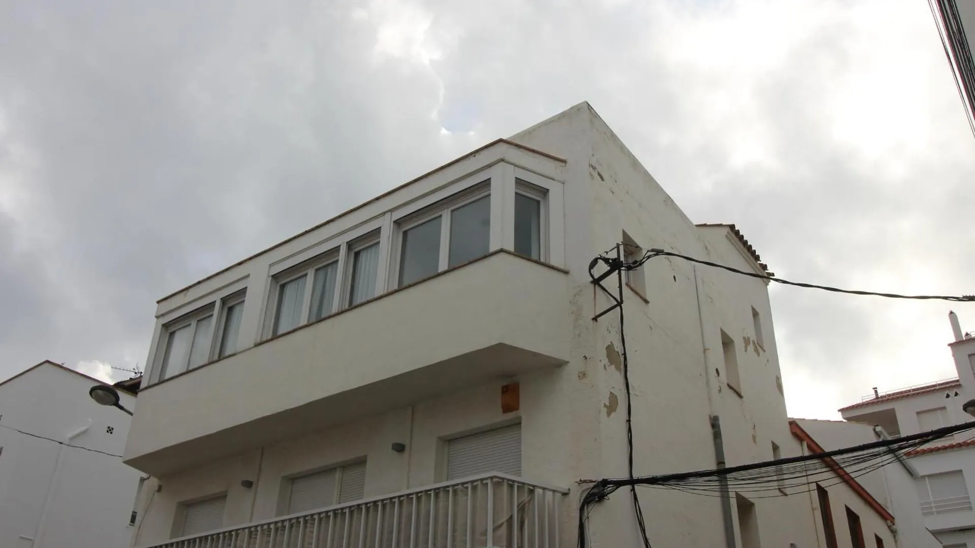 Trafalgar - Apartamento Luminoso Y Muy Amplio En El Mismo Centro Del Puerto De Llanca, A Pocos Metros De La Playa - Es-228-201 Spain